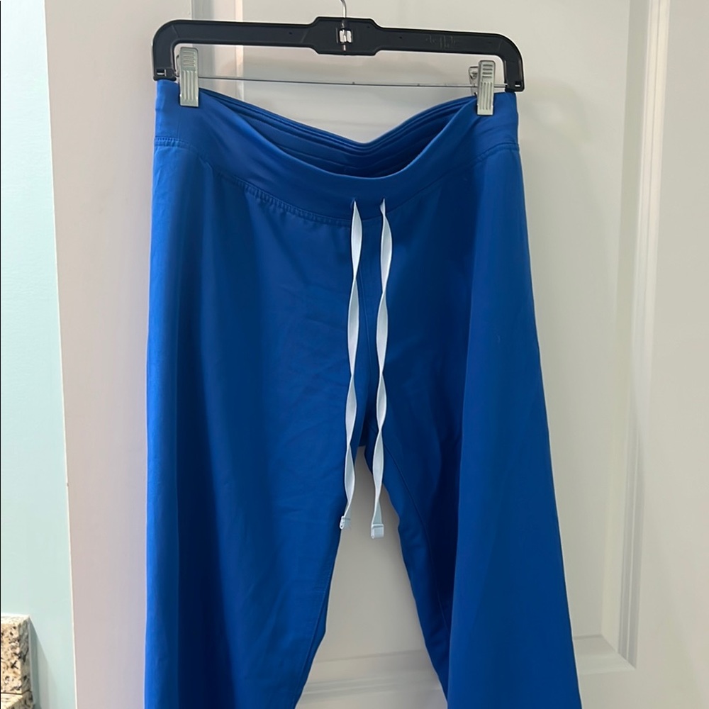 Women’s Figs scrub pants